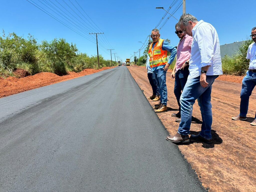 Ponta Porã: Eduardo Campos visita obra do prolongamento da Rua Guia Lopes Ponta Porã: Eduardo Campos visita obra do prolongamento da Rua Guia Lopes