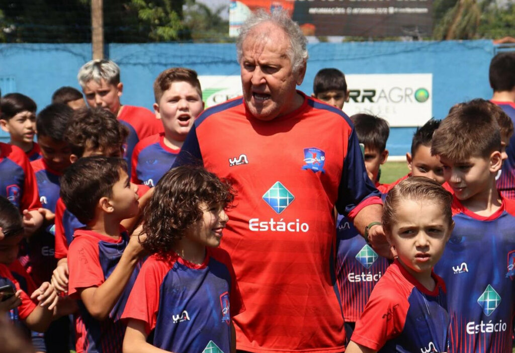 Clubinho de Ponta Porã recebe amistosos entre escolas do Zico e do Flamengo neste sábado Clubinho de Ponta Porã recebe amistosos entre escolas do Zico e do Flamengo neste sábado