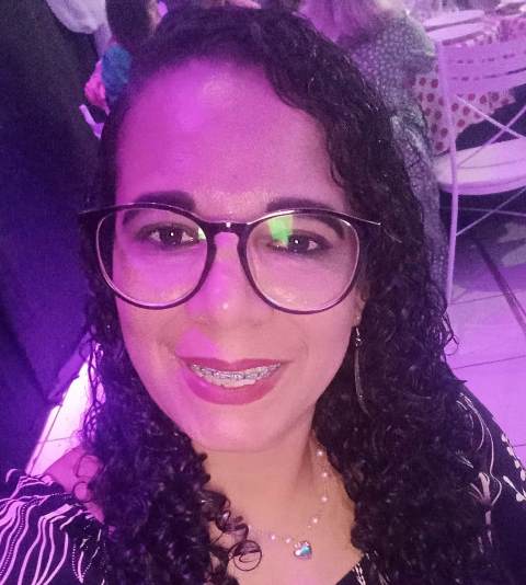 Saiba quem troca de idade hoje, 18/02/24, por Dora Nunes