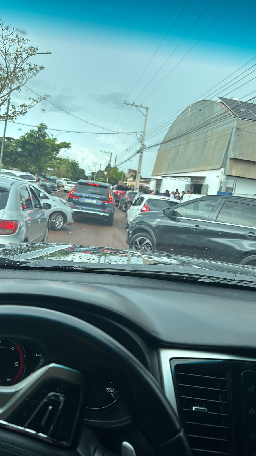 Ponta Porã: Trânsito em frente das escolas, grande problema é a falta de conscientização dos motoristas Ponta Porã: Trânsito em frente das escolas, grande problema é a falta de conscientização dos motoristas