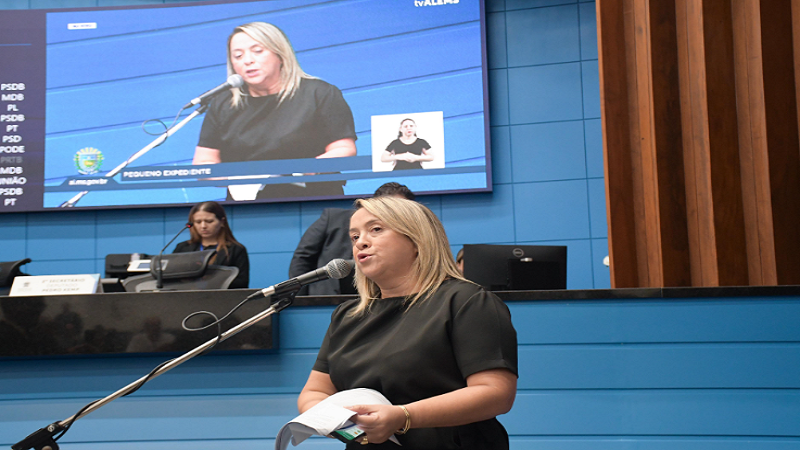 Lia Nogueira volta a denunciar falta de água nas aldeias de Dourados Lia Nogueira volta a denunciar falta de água nas aldeias de Dourados