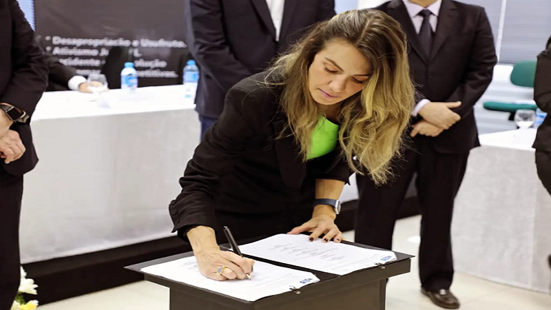PGE assina acordo de cooperação com Justiça e Semadesc para ações educacionais