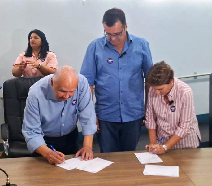 Aral Moreira: Tereza Cristina e Londres Machado lançam Renato Macarrão candidato a prefeito Aral Moreira: Tereza Cristina e Londres Machado lançam Renato Macarrão candidato a prefeito