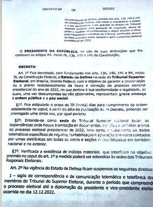 Ex-comandante do Exército diz que minuta apresentada por Bolsonaro era igual à encontrada com Torres Ex-comandante do Exército diz que minuta apresentada por Bolsonaro era igual à encontrada com Torres