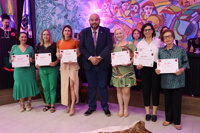 Ponta Porã: Sessão da Câmara Municipal presta homenagem às mulheres da fronteira Ponta Porã: Sessão da Câmara Municipal presta homenagem às mulheres da fronteira