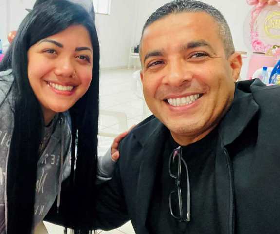 Saiba quem troca de idade hoje, 08/03/24, por Dora Nunes