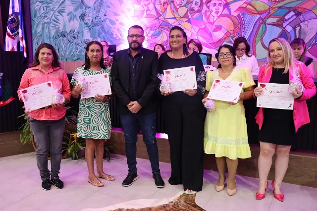 Ponta Porã: Sessão da Câmara Municipal presta homenagem às mulheres da fronteira Ponta Porã: Sessão da Câmara Municipal presta homenagem às mulheres da fronteira