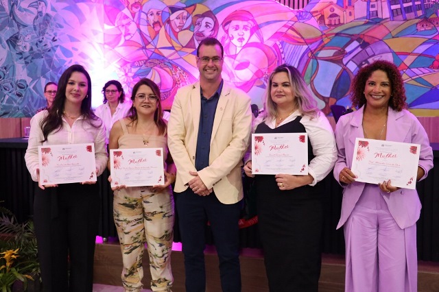 Ponta Porã: Sessão da Câmara Municipal presta homenagem às mulheres da fronteira Ponta Porã: Sessão da Câmara Municipal presta homenagem às mulheres da fronteira
