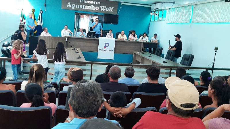 Aral Moreira: Tereza Cristina e Londres Machado lançam Renato Macarrão candidato a prefeito Aral Moreira: Tereza Cristina e Londres Machado lançam Renato Macarrão candidato a prefeito