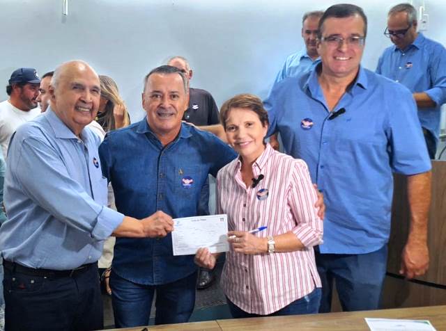 Aral Moreira: Tereza Cristina e Londres Machado lançam Renato Macarrão candidato a prefeito Aral Moreira: Tereza Cristina e Londres Machado lançam Renato Macarrão candidato a prefeito