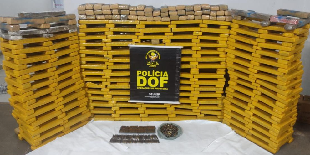 Ponta Porã: DOF apreende 400 quilos de drogas e mais de 500 munições de grosso calibre Ponta Porã: DOF apreende 400 quilos de drogas e mais de 500 munições de grosso calibre
