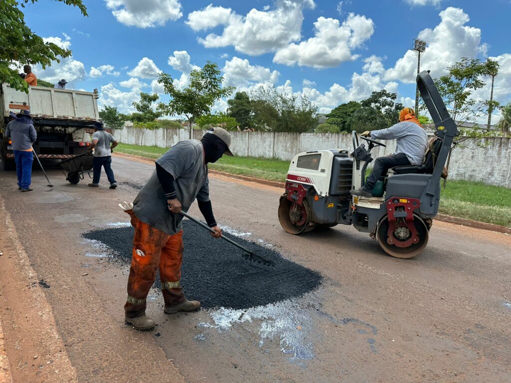 Ponta Porã: Secretaria de Obras aproveite tempo firme e atua em diversas frentes Ponta Porã: Secretaria de Obras aproveite tempo firme e atua em diversas frentes