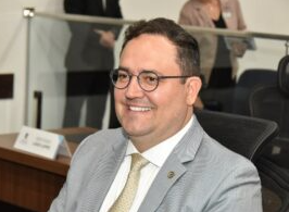 Destinado por Marcio Fernandes, Castramóvel de Corumbá começa funcionar Destinado por Marcio Fernandes, Castramóvel de Corumbá começa funcionar