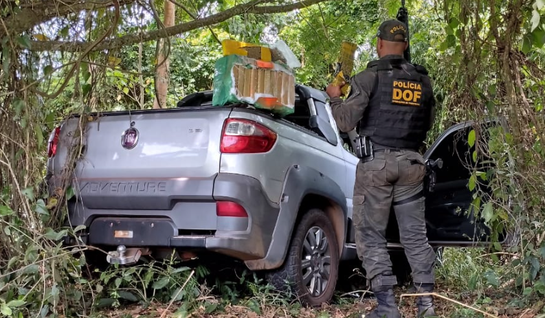 Dourados: DOF recupera veículo roubado em São Paulo com quase 300 quilos de drogas