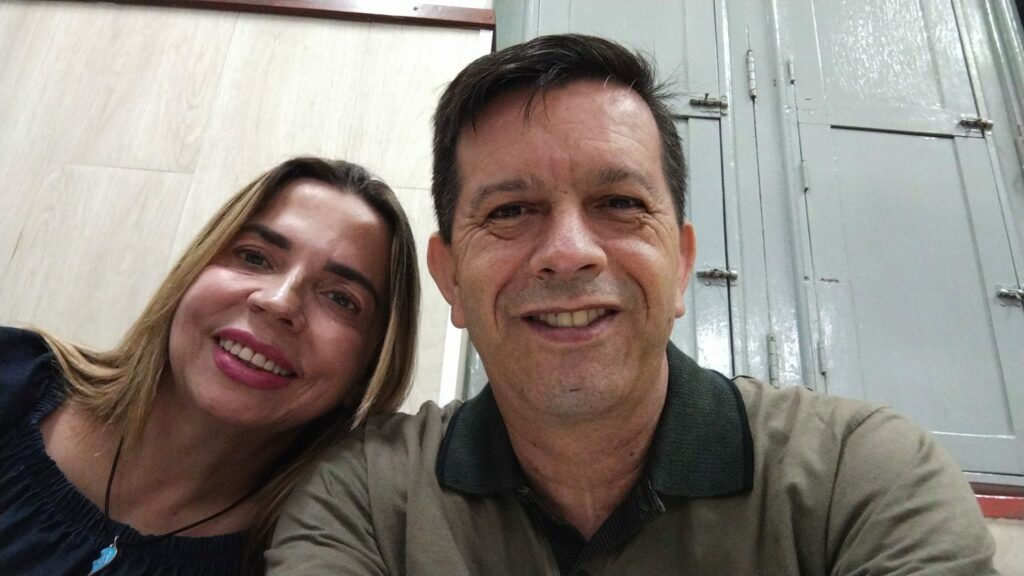 Saiba quem faz aniversário hoje, dia 20/04, por Dora Nunes Saiba quem faz aniversário hoje, dia 20/04, por Dora Nunes