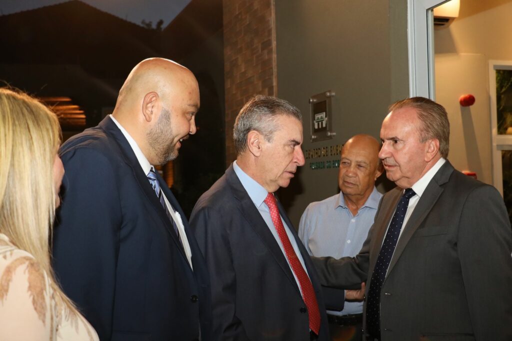Presidente da Lar Cooperativa recebe título de “Cidadão Pontaporanense” Presidente da Lar Cooperativa recebe título de “Cidadão Pontaporanense”
