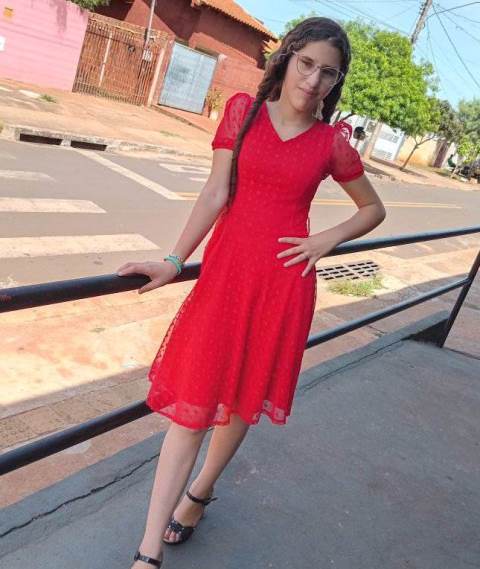 Saiba quem faz aniversário hoje, dia 29/04, por Dora Nunes Saiba quem faz aniversário hoje, dia 29/04, por Dora Nunes