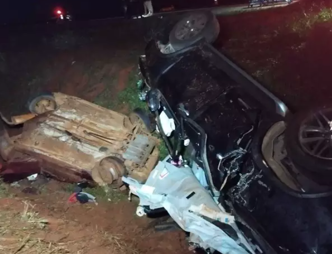 Mãe e bebê morrem em acidente com 7 feridos Mãe e bebê morrem em acidente com 7 feridos
