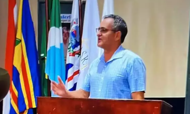 Empresário morre após atropelar anta e capotar caminhonete em rodovia Empresário morre após atropelar anta e capotar caminhonete em rodovia