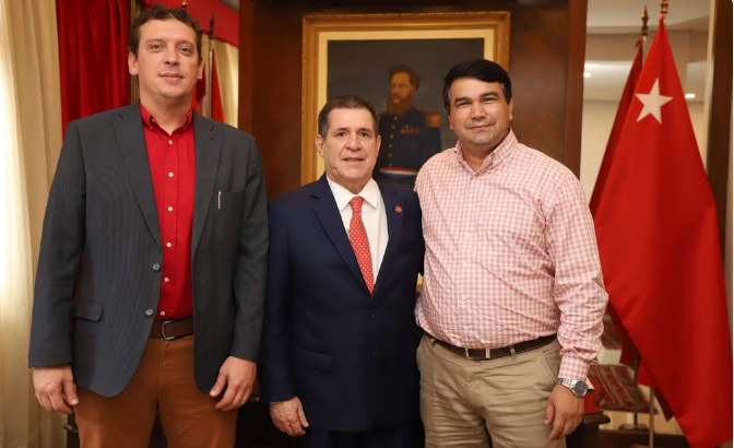 Intendente de Minga Guazú deja “Yo creo” y se reincorpora a la ANR Intendente de Minga Guazú deja “Yo creo” y se reincorpora a la ANR
