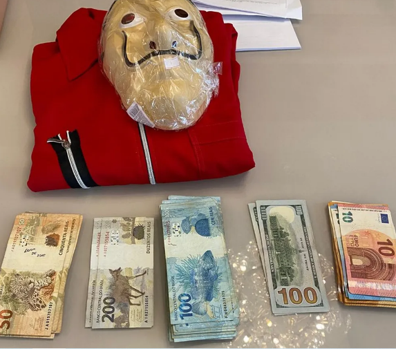 'Faraó do Bitcoin' suspeito de integrar grupo que gerou prejuízo de R$ 4,1 bi foi preso em Florianópolis 'Faraó do Bitcoin' suspeito de integrar grupo que gerou prejuízo de R$ 4,1 bi foi preso em Florianópolis
