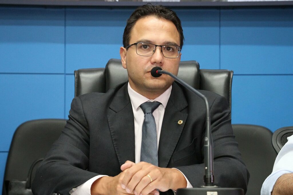 Deputado Estadual pede criação de comissão para acompanhar reforma do Estádio Morenão