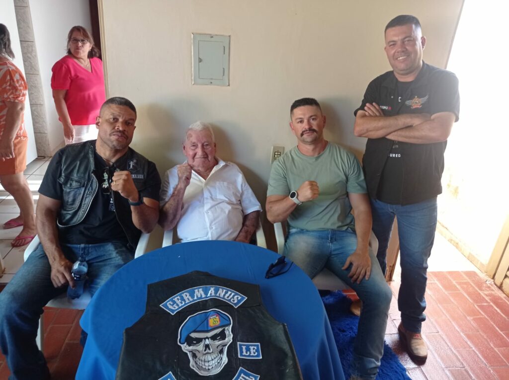 Integrantes das Forças de Segurança do MS prestam homenagem a veterano da FEB em Ponta Porã Integrantes das Forças de Segurança do MS prestam homenagem a veterano da FEB em Ponta Porã