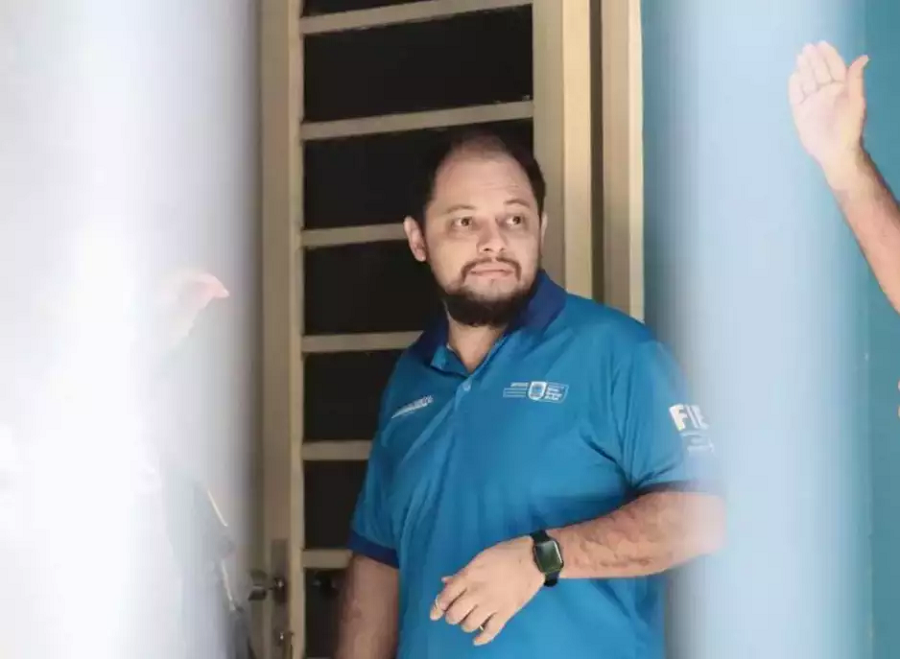 “Sabem para quem vai o dinheiro”: grampos expõem esquema de desvios do futebol “Sabem para quem vai o dinheiro”: grampos expõem esquema de desvios do futebol