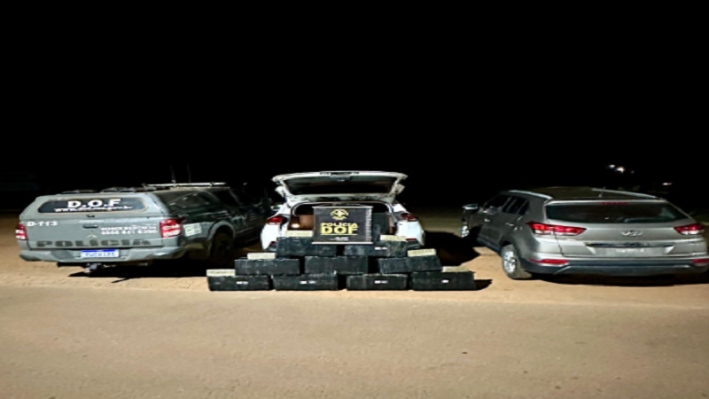 Policia apreende veículo com mais de 300 quilos de maconha que seguia para Santa Catarina