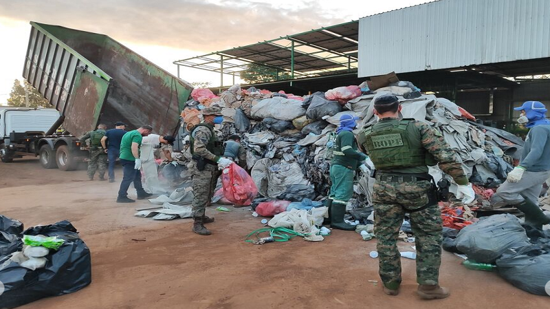 Campo Grande: Mais de R$ 9 milhões em drogas são apreendidos em caminhão de reciclagem Campo Grande: Mais de R$ 9 milhões em drogas são apreendidos em caminhão de reciclagem