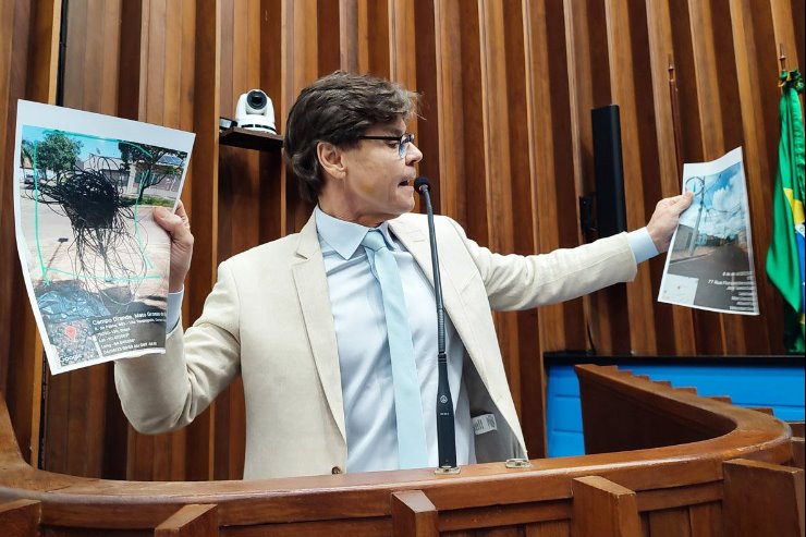 Descarte correto de fios instalados em postes é debatido pelos deputados da ALEMS Descarte correto de fios instalados em postes é debatido pelos deputados da ALEMS