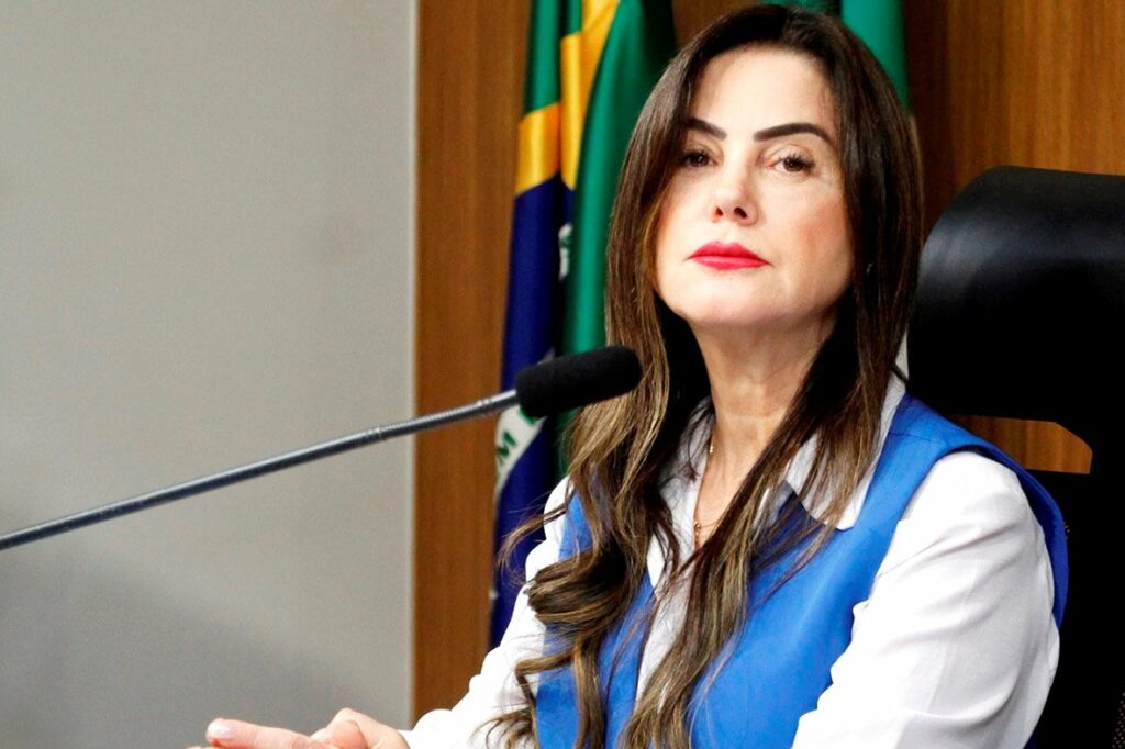 Uso regulamentado de produtos de Cannabis para tratamento de doenças passa na CCJR Uso regulamentado de produtos de Cannabis para tratamento de doenças passa na CCJR