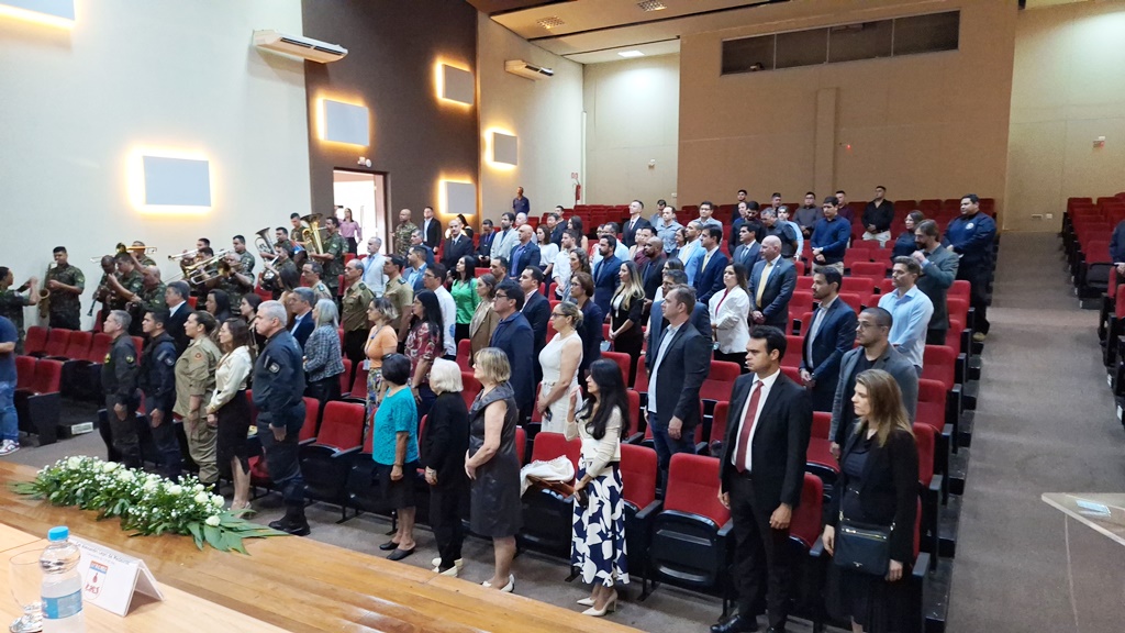 Novos Delegados da Receita Federal tomam posse em Ponta Porã Novos Delegados da Receita Federal tomam posse em Ponta Porã