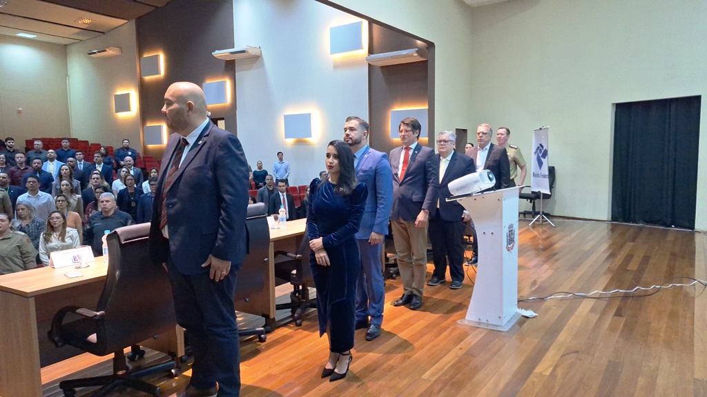 Novos Delegados da Receita Federal tomam posse em Ponta Porã Novos Delegados da Receita Federal tomam posse em Ponta Porã