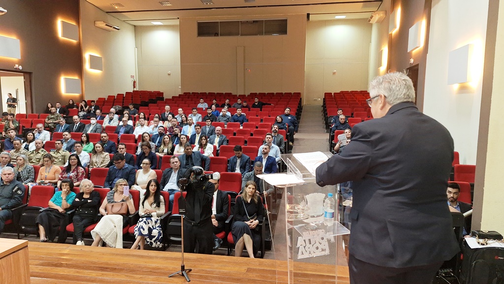 Novos Delegados da Receita Federal tomam posse em Ponta Porã Novos Delegados da Receita Federal tomam posse em Ponta Porã