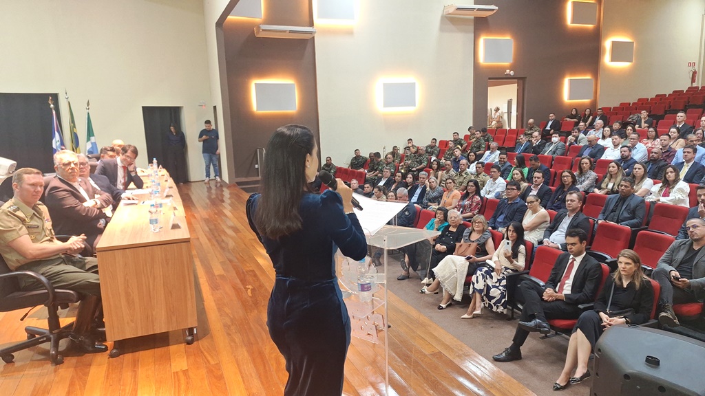 Novos Delegados da Receita Federal tomam posse em Ponta Porã Novos Delegados da Receita Federal tomam posse em Ponta Porã