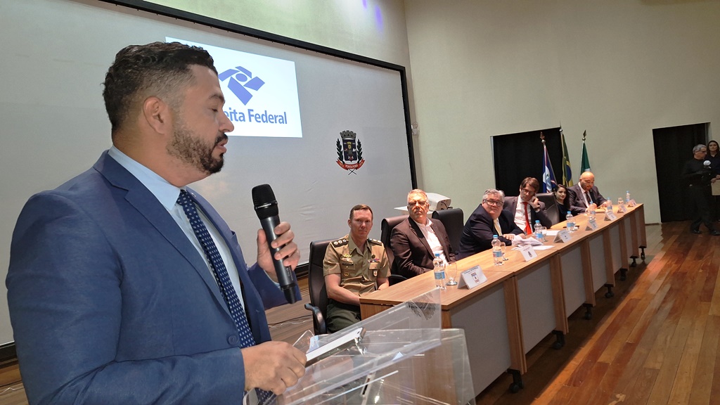 Novos Delegados da Receita Federal tomam posse em Ponta Porã Novos Delegados da Receita Federal tomam posse em Ponta Porã