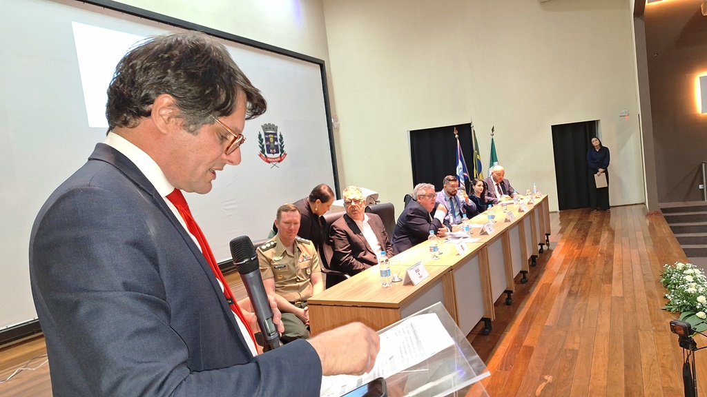 Novos Delegados da Receita Federal tomam posse em Ponta Porã Novos Delegados da Receita Federal tomam posse em Ponta Porã