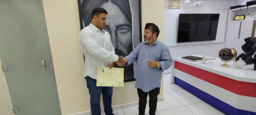 UCP faz a entrega de diploma de medicina em tempo recorde