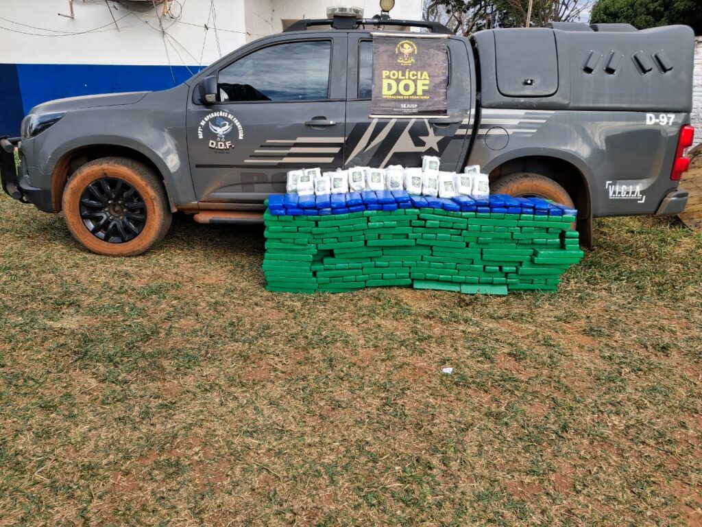 Veículo furtado em São Paulo é recuperado pelo DOF com mais de meia tonelada de drogas Veículo furtado em São Paulo é recuperado pelo DOF com mais de meia tonelada de drogas