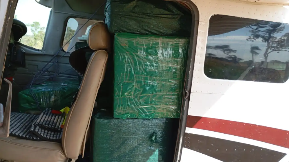 Senad considera “inédita e histórica” la incautación de dos aeronaves con drogas en Paso Bravo Senad considera “inédita e histórica” la incautación de dos aeronaves con drogas en Paso Bravo