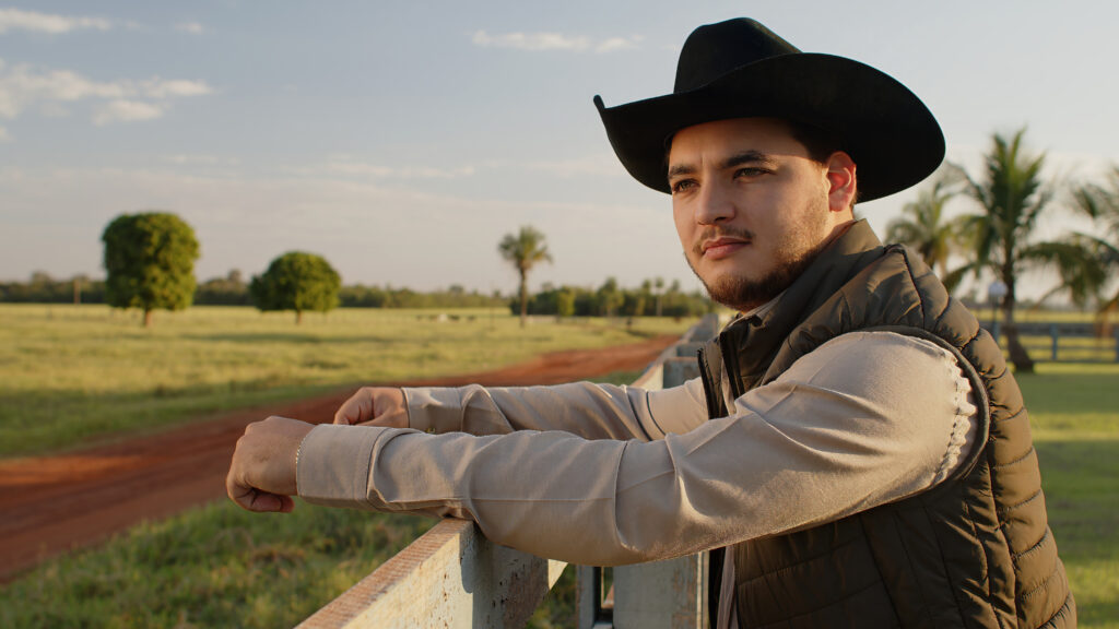 Murilo Hall lança seu primeiro single musical Murilo Hall lança seu primeiro single musical