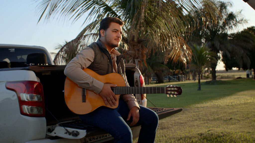 Murilo Hall lança seu primeiro single musical Murilo Hall lança seu primeiro single musical