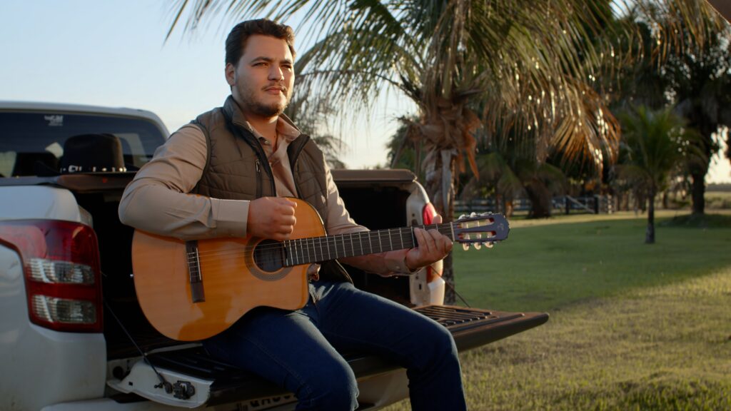 Murilo Hall lança seu primeiro single musical Murilo Hall lança seu primeiro single musical