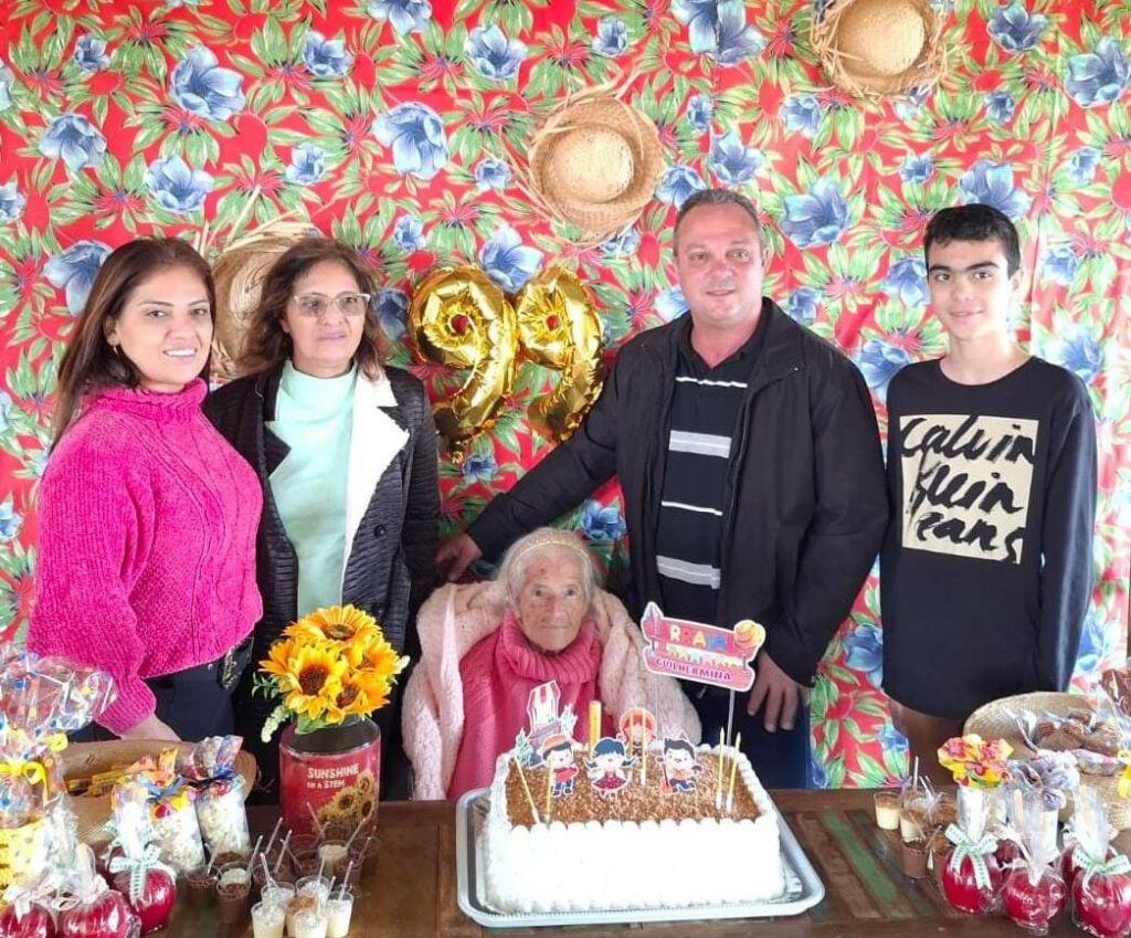 Guilhermina Nunes Siqueira completa 99 anos Guilhermina Nunes Siqueira completa 99 anos
