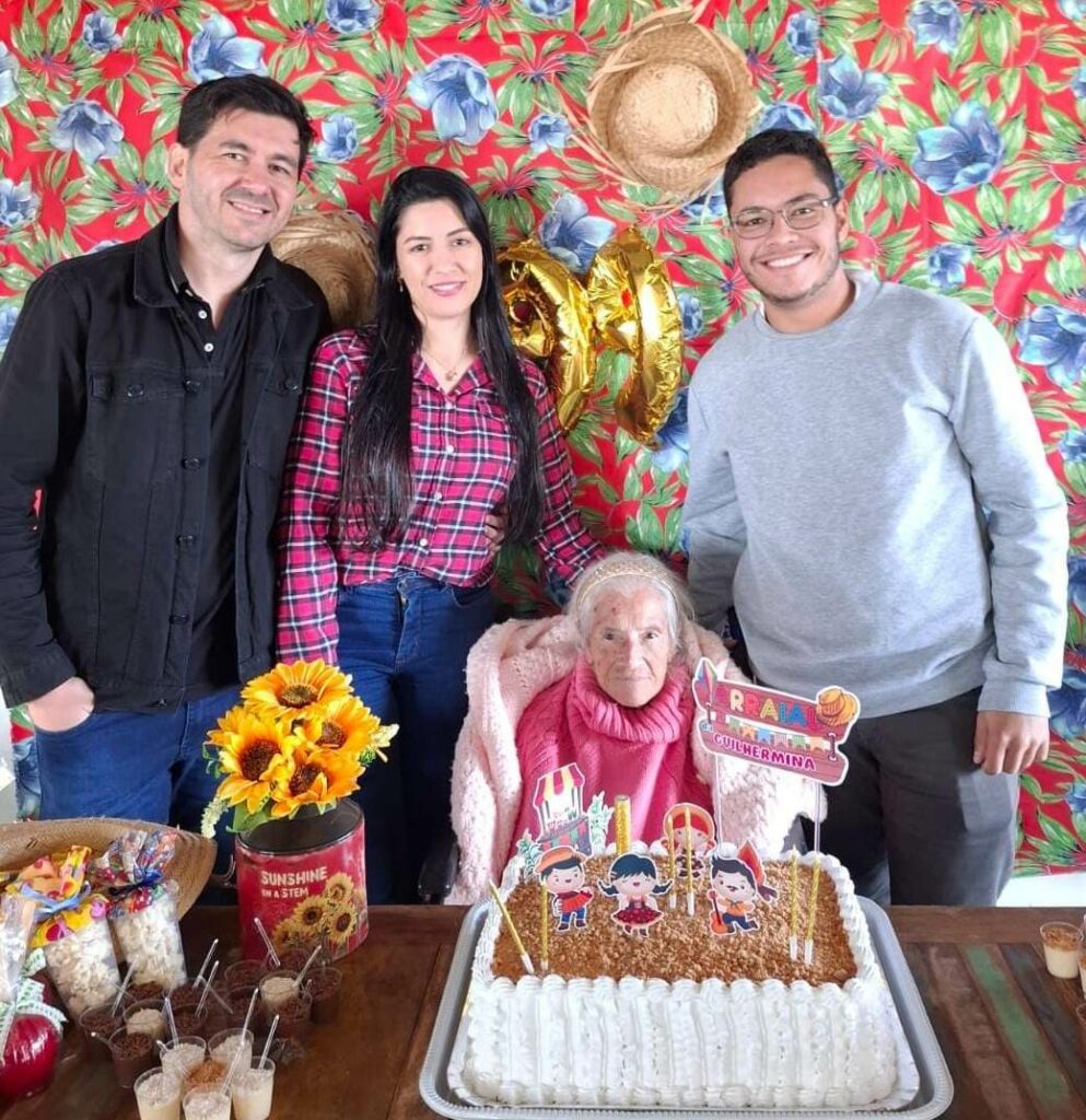Guilhermina Nunes Siqueira completa 99 anos Guilhermina Nunes Siqueira completa 99 anos