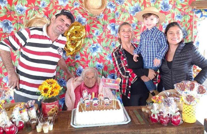 Guilhermina Nunes Siqueira completa 99 anos Guilhermina Nunes Siqueira completa 99 anos