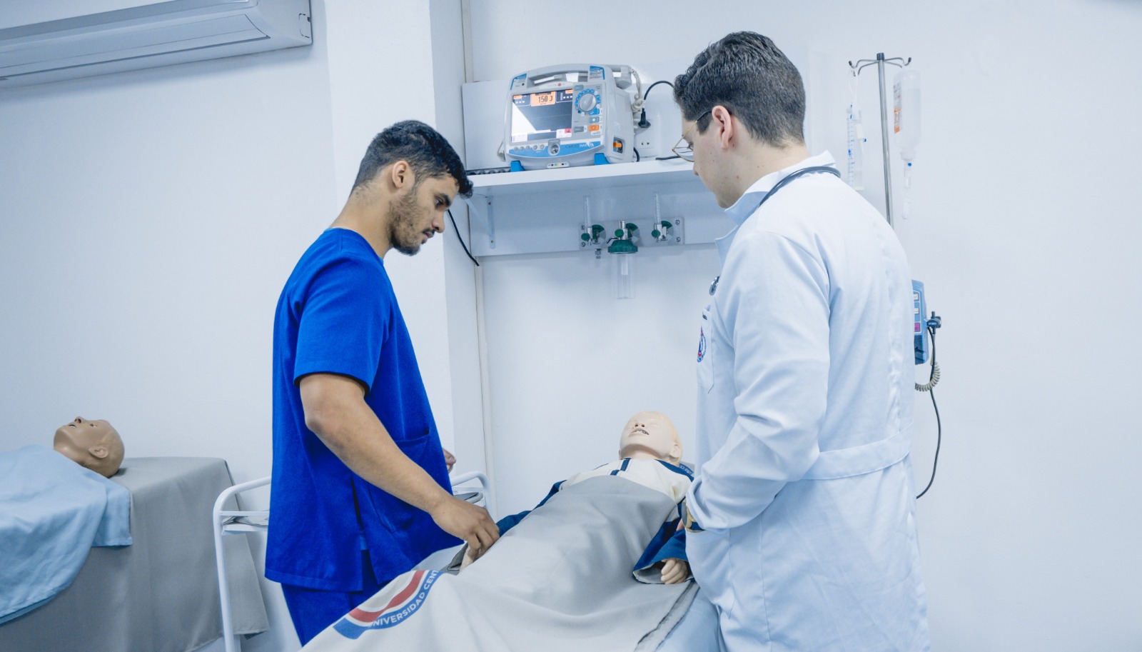 UCP tem malha curricular supervisionada com prática desde 1º semestre de medicina UCP tem malha curricular supervisionada com prática desde 1º semestre de medicina