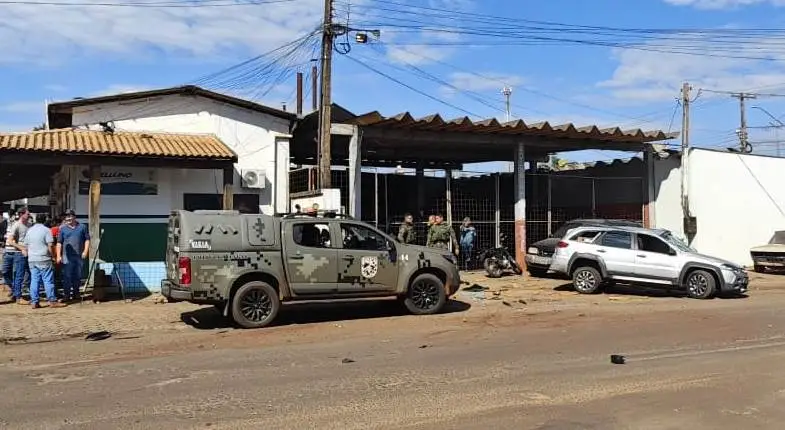 Carro é apreendido com maconha após perseguição na MS-289 Carro é apreendido com maconha após perseguição na MS-289