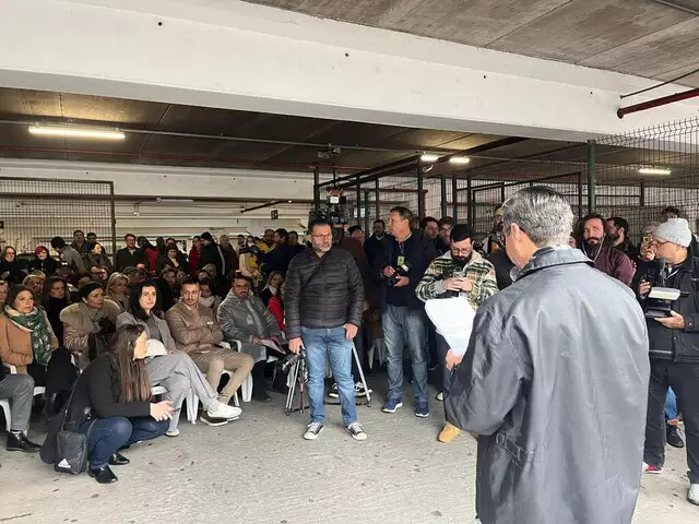 Pais acompanham demolição de boate que matou 3 de MS Pais acompanham demolição de boate que matou 3 de MS